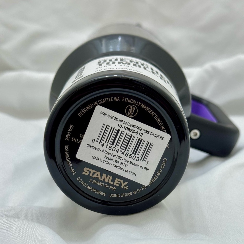 Stanley x Target Halloween 40oz. Flowstate Quencher in Spellcast Black - Picture 8 of 9